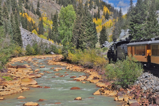 the scenery along the Animas River